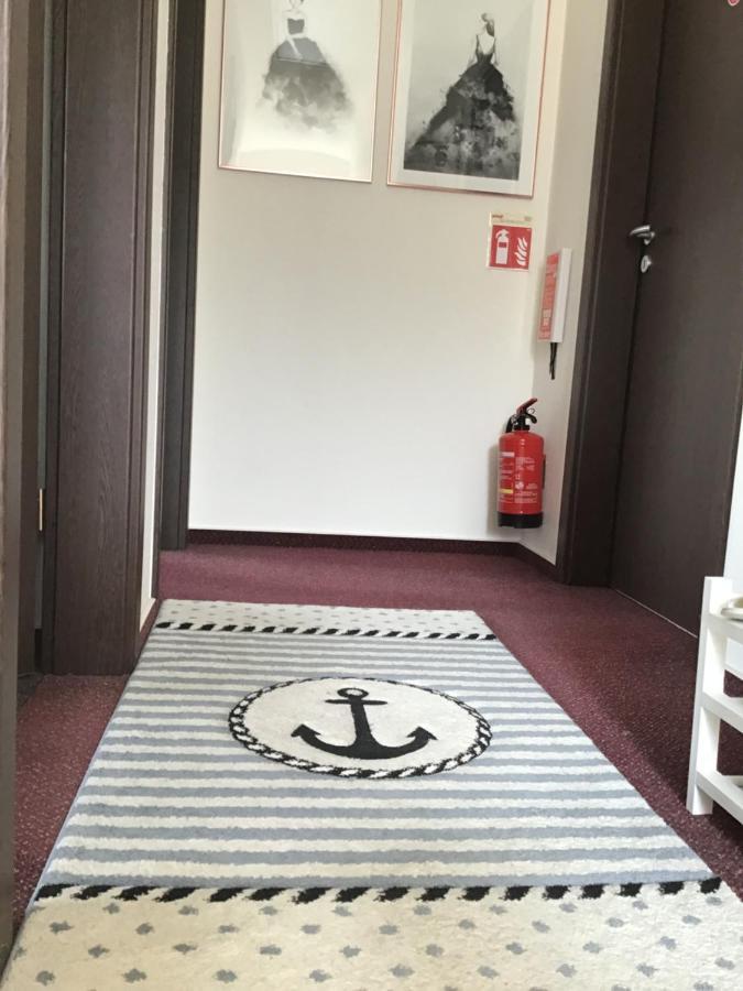 Ferienapartment Hartung ไฮเคนดอร์ฟ ภายนอก รูปภาพ